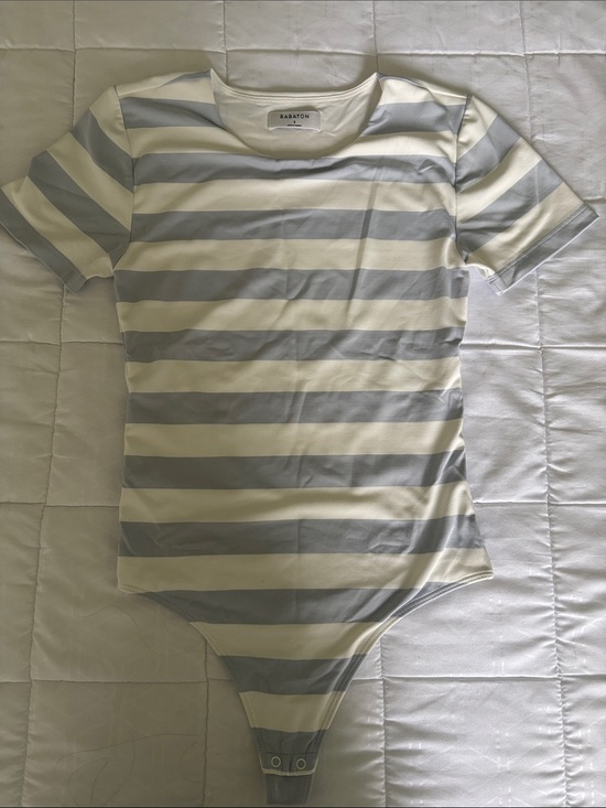 Babaton Tops - Babaton bodysuit